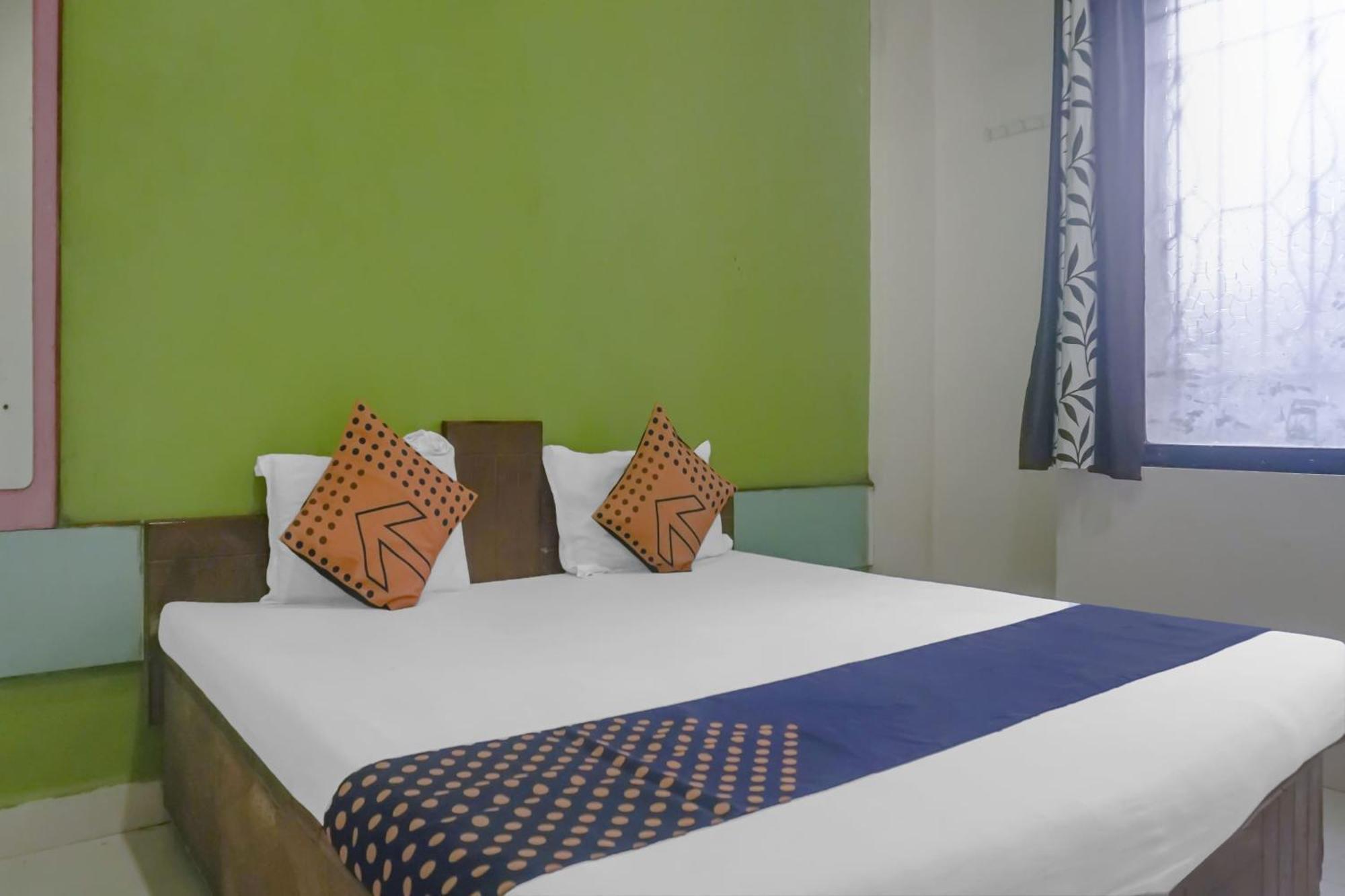 Hotel O Peacock Lodging Kharakvasla Exterior foto